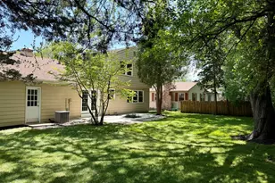 711 Woodhollow Ln, Buffalo Grove, IL 60089 - Photo 15