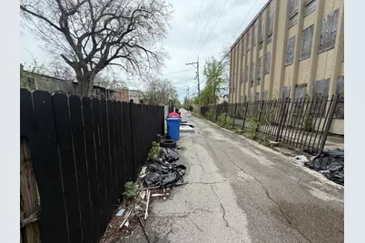 425 N Lawndale Avenue, Chicago, IL 60624 - Photo 3