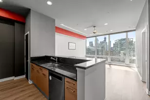 500 W Superior St, Chicago, IL 60654 - Photo 11