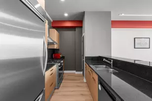 500 W Superior St, Chicago, IL 60654 - Photo 9