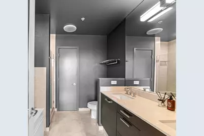 500 W Superior Street #1509, Chicago, IL 60654 - Photo 15