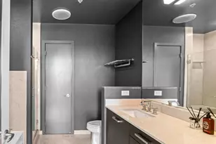 500 W Superior St, Chicago, IL 60654 - Photo 15