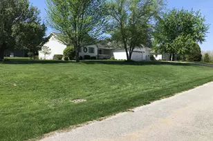 115 Seneca Ln, Loda, IL 60948 - Photo 1