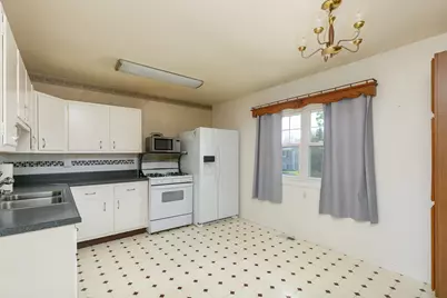 5003 45th Avenue Court, Moline, IL 61265 - Photo 7