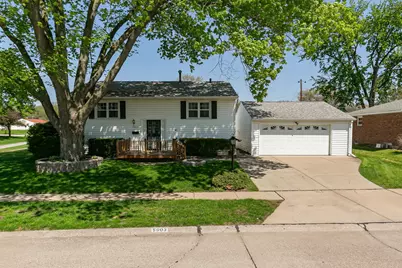 5003 45th Avenue Court, Moline, IL 61265 - Photo 1