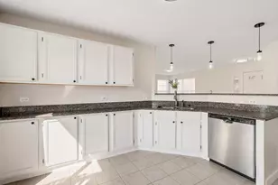 268 Arlington Ct, Carol Stream, IL 60188 - Photo 9