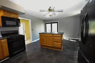 508 E Bronson St, Streator, IL 61364 - Photo 5