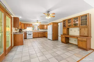 2019 Pauline Pl, Plano, IL 60545 - Photo 9