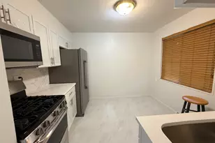4932 Crain St, Skokie, IL 60077 - Photo 7