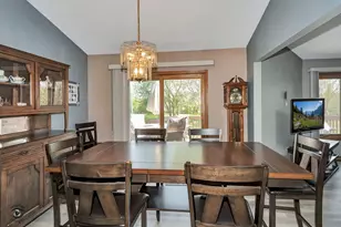 8827 Clearview Dr, Orland Park, IL 60462 - Photo 7