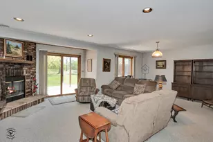 8827 Clearview Dr, Orland Park, IL 60462 - Photo 15