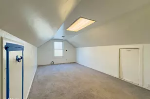 8S057 S Vine St, Burr Ridge, IL 60527 - Photo 23