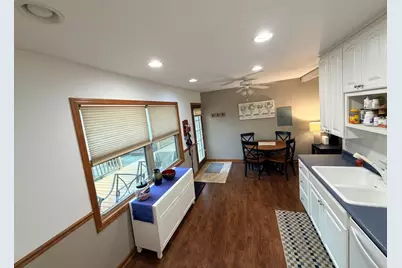 827 Sunbury Road, South Elgin, IL 60177 - Photo 5