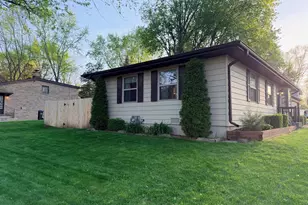 827 Sunbury Rd, South Elgin, IL 60177 - Photo 17