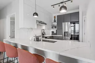 100 E 14th St, Chicago, IL 60605 - Photo 5