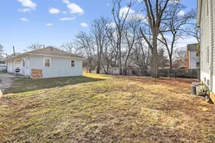 325 Oldfield Rd, Downers Grove, IL 60516 - Photo 3