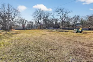 325 Oldfield Rd, Downers Grove, IL 60516 - Photo 5