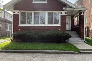 7518 S Ridgeland Ave, Chicago, IL 60649 - Photo 1