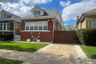 5436 N Lynch Ave, Chicago, IL 60630 - Photo 1