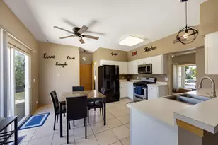 8 Elizabeth Ct, Lake in the Hills, IL 60156 - Photo 9