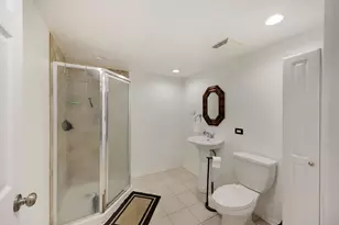 8 Elizabeth Ct, Lake in the Hills, IL 60156 - Photo 19