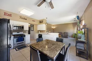 8 Elizabeth Ct, Lake in the Hills, IL 60156 - Photo 7