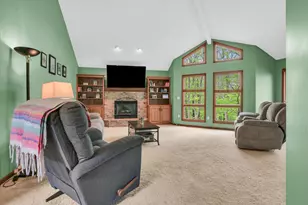 5353 Bailey Ave, Clifton, IL 61727 - Photo 9