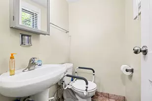 1S217 Stratford Ln, Villa Park, IL 60181 - Photo 7