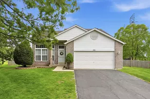 195 Briarcliff Ct, Romeoville, IL 60446 - Photo 1