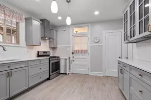 2531 W Morse Ave, Chicago, IL 60645 - Photo 9