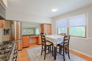 2842 Garden Dr, Lisle, IL 60532 - Photo 9