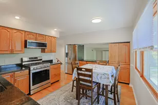 2842 Garden Dr, Lisle, IL 60532 - Photo 7