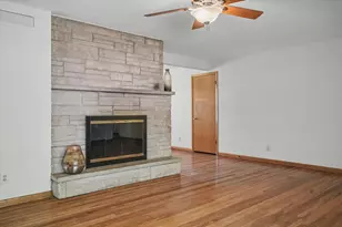 1105 Foothill Dr, Champaign, IL 61821 - Photo 7