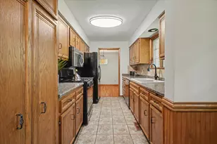 1105 Foothill Dr, Champaign, IL 61821 - Photo 11
