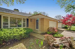1105 Foothill Dr, Champaign, IL 61821 - Photo 3