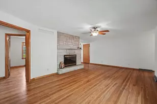 1105 Foothill Dr, Champaign, IL 61821 - Photo 5