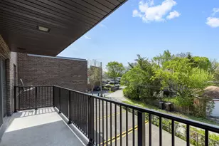 5019 Mulford St, Skokie, IL 60077 - Photo 3