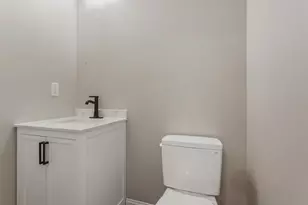 202 W Evergreen Dr, Saint John, IL 61873 - Photo 35