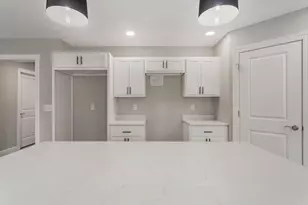 202 W Evergreen Dr, Saint John, IL 61873 - Photo 17