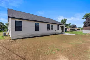 202 W Evergreen Dr, Saint John, IL 61873 - Photo 41