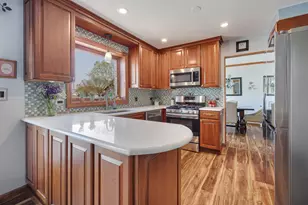 865 Debra Ln, Elk Grove Village, IL 60007 - Photo 5