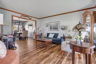 865 Debra Ln, Elk Grove Village, IL 60007 - Photo 3
