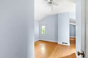 212 S 4th St, Aurora, IL 60505 - Photo 27