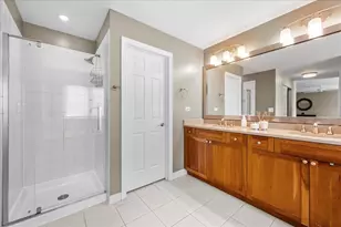 1924 Wyndham Cir, Glenview, IL 60025 - Photo 17