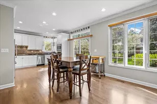 1924 Wyndham Cir, Glenview, IL 60025 - Photo 11