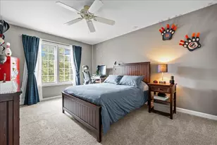 1924 Wyndham Cir, Glenview, IL 60025 - Photo 19