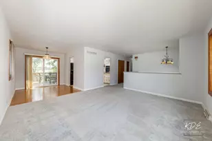 5385 Westview Ln, Lisle, IL 60532 - Photo 5