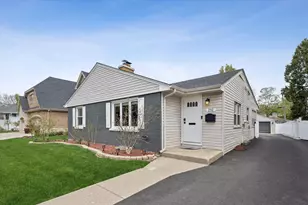 291 N Maple Ave, Elmhurst, IL 60126 - Photo 1