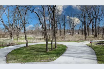 2775 E Riverview Drive, Kankakee, IL 60901 - Photo 39