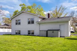 927 Holly Ct, Deerfield, IL 60015 - Photo 19